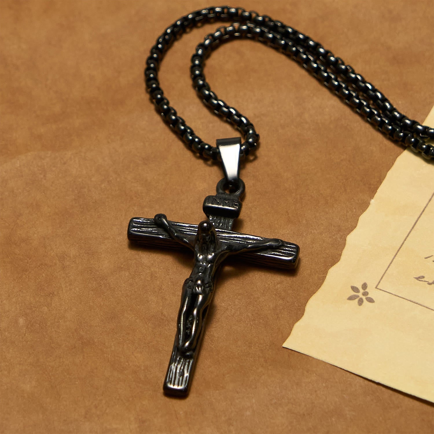 Pendentif Collier Crucifix 3 couleurs : Amulette Divine de Foi