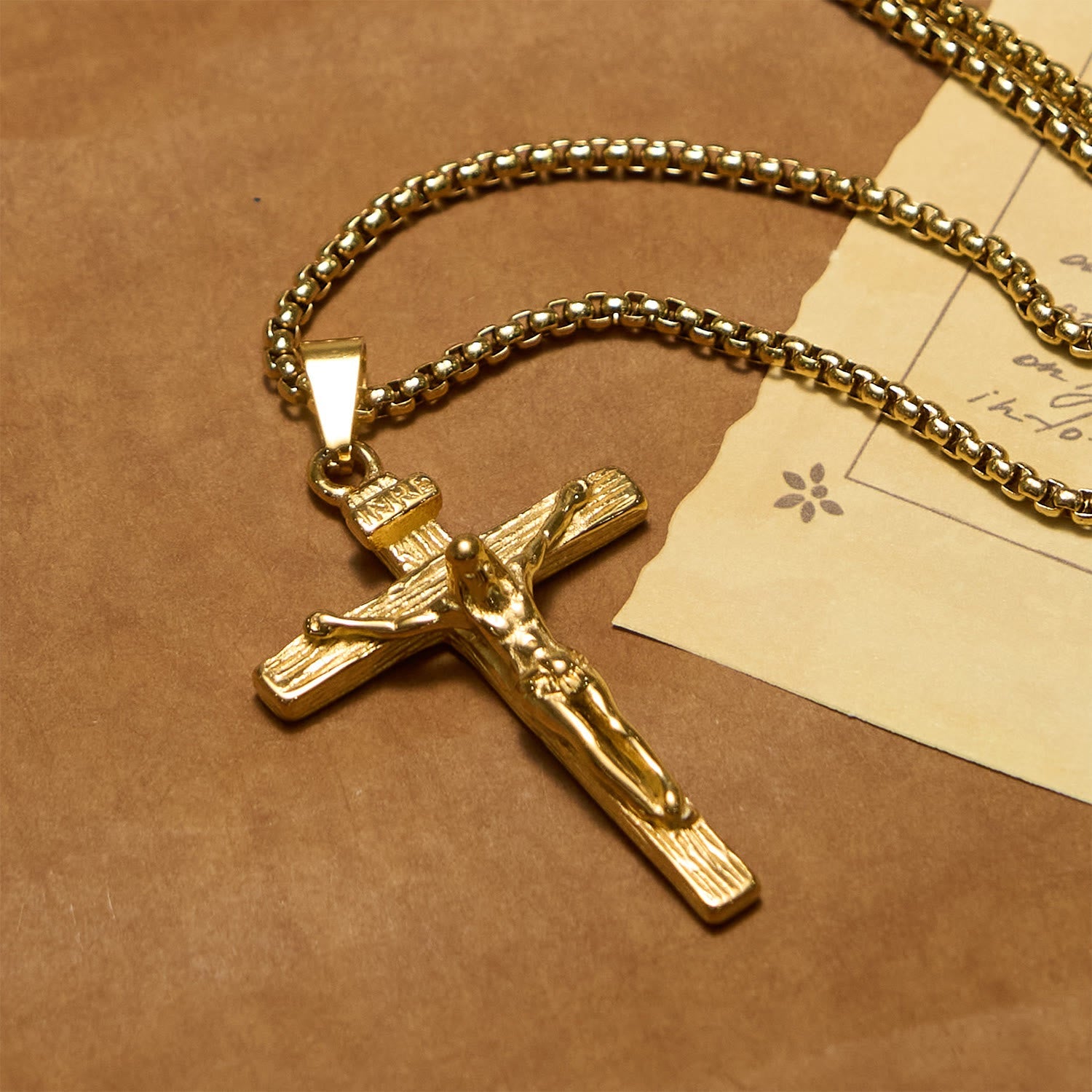 Pendentif Collier Crucifix 3 couleurs : Amulette Divine de Foi