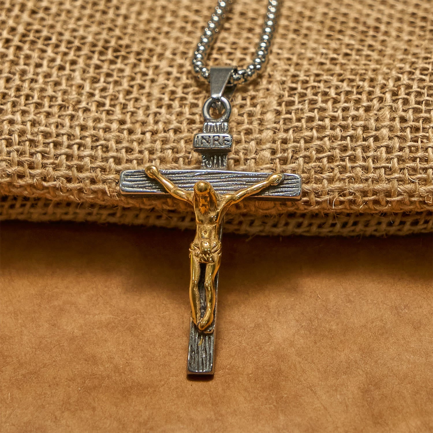Pendentif Collier Crucifix 3 couleurs : Amulette Divine de Foi