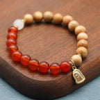 Bracelets perles agate rouge et calcédoine blanche avec pendentif Vierge Marie : un témoignage de dévotion