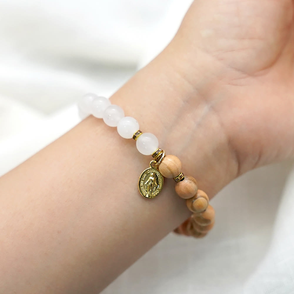 Bracelets perles agate rouge et calcédoine blanche avec pendentif Vierge Marie : un témoignage de dévotion