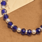 Pulsera elástica de cristal transparente moderno con crucifijo y medalla milagrosa: una declaración de fe contemporánea