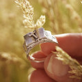 Anillo Bíblico con Cruz: Un Compañero Sagrado de Fe