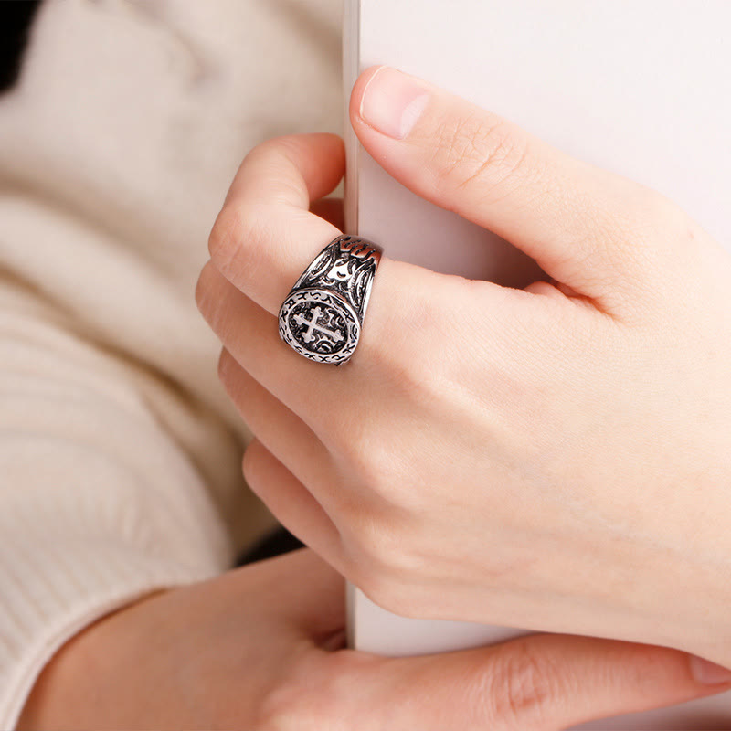 Bague classique en argent avec motif orné : relique de foi faite à la main