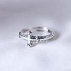 Bague croix minimaliste en argent 925 avec motifs corde ornés : symbole durable de lien spirituel