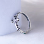 Bague croix minimaliste en argent 925 avec motifs corde ornés : symbole durable de lien spirituel