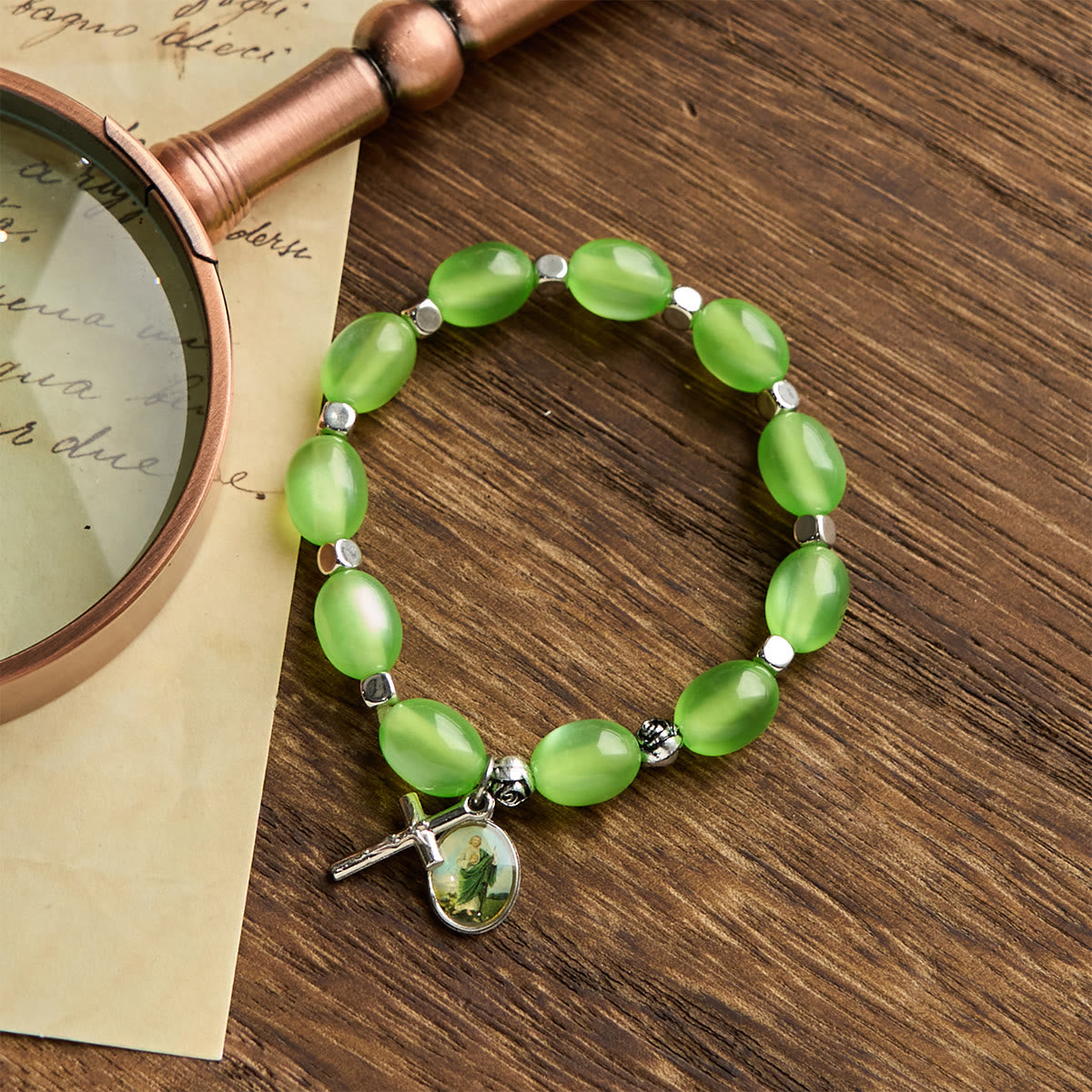 Pulsera de Rosario de San Judas y Crucifijo con Cuentas Verdes Claras