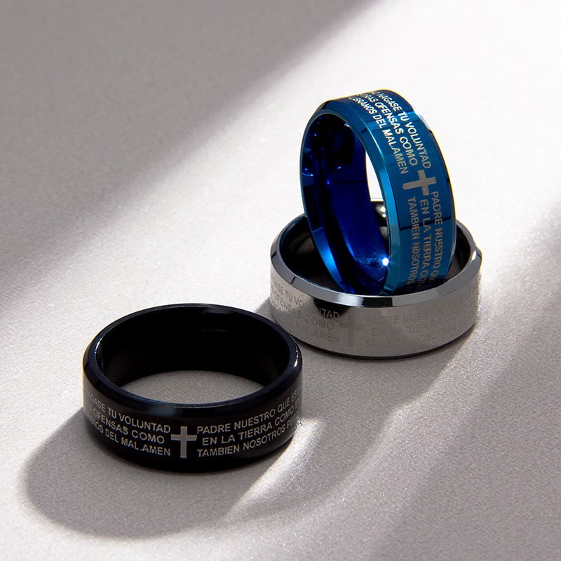 Anillo Minimalista de 8mm con Versículo Sagrado y Diseño de Cruz Tricolor: Lleva Tu Fe Contigo