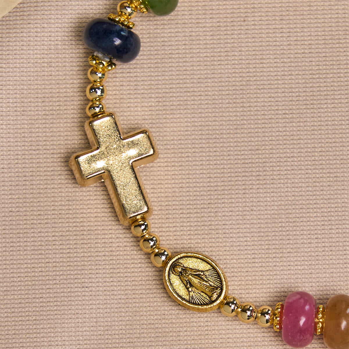 Pulsera de Cuentas de Turmalina con Cruz y Medalla Milagrosa