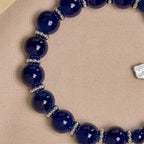 Élégants bracelets en perles bleu profond avec crucifix et médaille miraculeuse