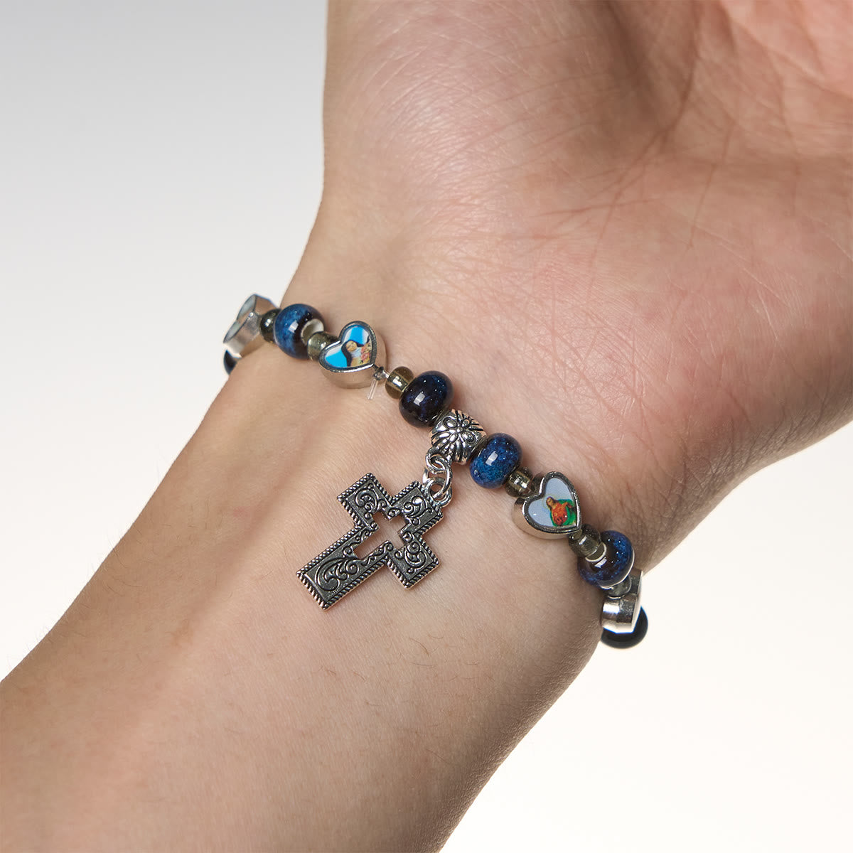 Pulseras de Cuentas de Vidrio y Cerámica de Colores con Dijes de Corazones de Cruz y Santos