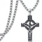 Collier pendentif crucifix nœud celtique foi éternelle : Le Christ sur la Croix