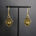 Boucles d'oreilles pendantes Cœur Sacré style vintage : Bijoux Foi et Dévotion VIP