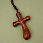 Crucifix INRI vintage en bois de santal - Pendentif et collier pour voiture : La dévotion sur la route