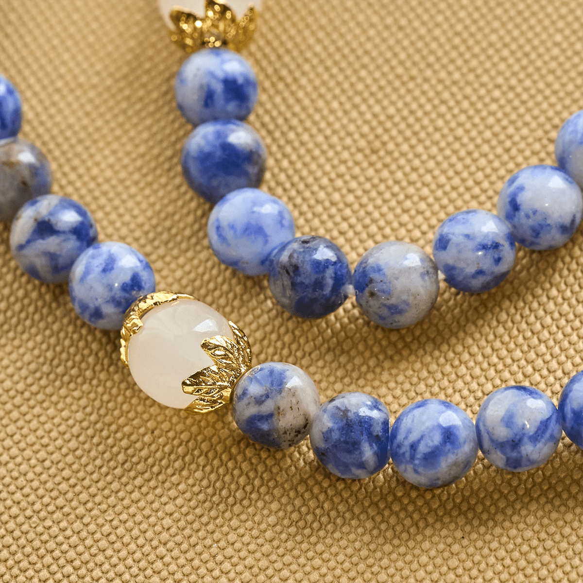 Pulsera de Rosario Artesanal Elástica de 4mm con Piedras Azules, Crucifijo y Cruz de Jerusalén