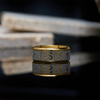 Anillo de acero de titanio con grabado láser "JESÚS"