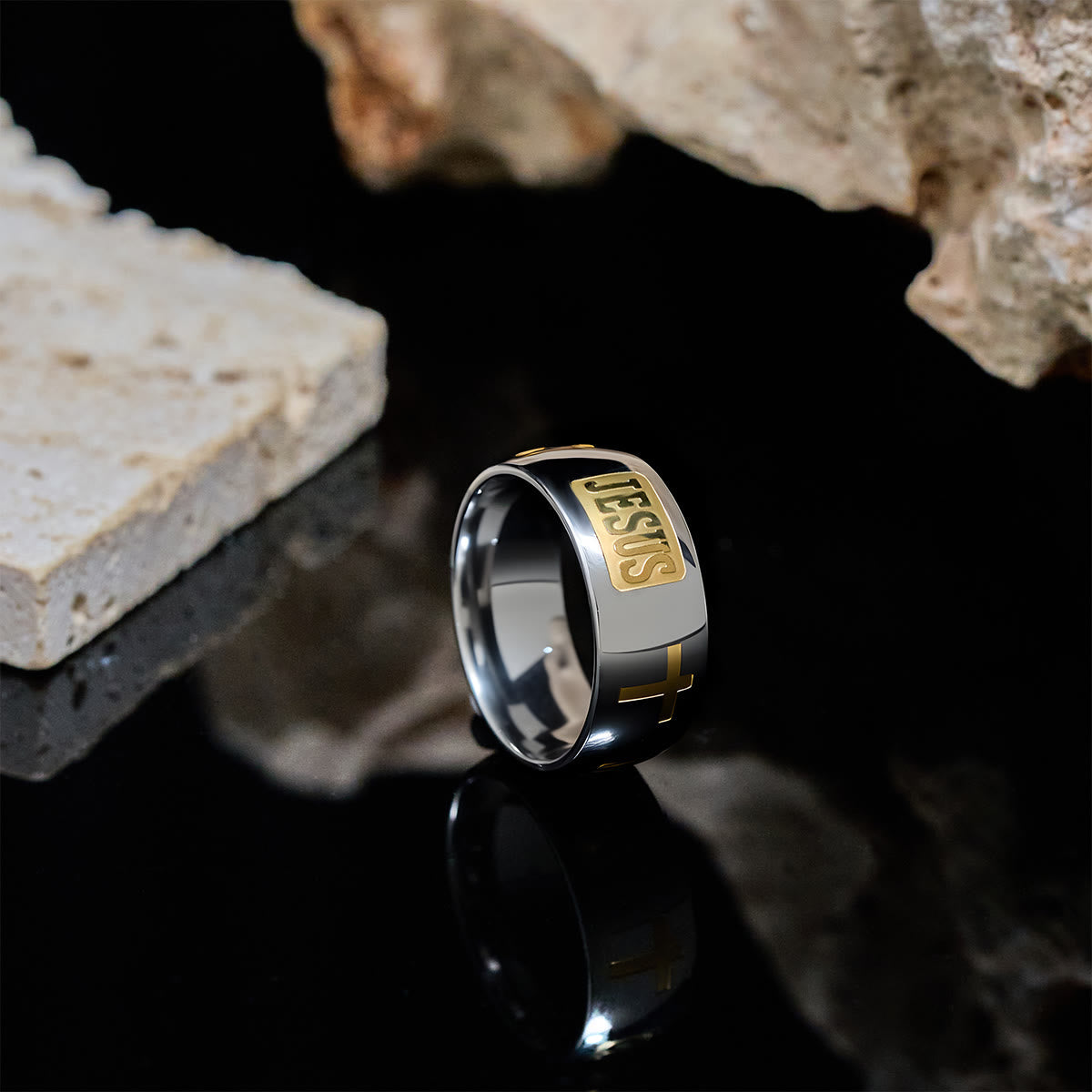 Bague bénie bicolore en or avec symbole JÉSUS et croix