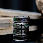 Bague croix Minimaliste en Titane avec Incrustation de Couleurs Vitrail Scintillantes