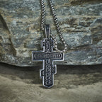 Collar de crucifijo ortodoxo bicolor con profundo significado espiritual