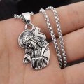 Collier pendentif Croix de Jésus classique avec couronne d'épines : l'âme rencontre la bénédiction