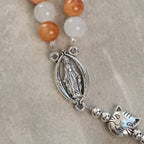 Pulsera de gato atigrado naranja, cuentas de cuarzo blanco y naranja con abalorios de acero inoxidable de cara de gato, rosario de animales