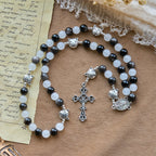 Bracelet chapelet animal Notre-Dame en perles avec chat-vache noir et blanc
