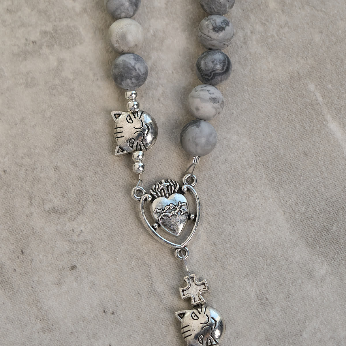 Rosario de oración para gato atigrado gris claro: Pulsera para el cuidado de gatos callejeros, Rosario de animales