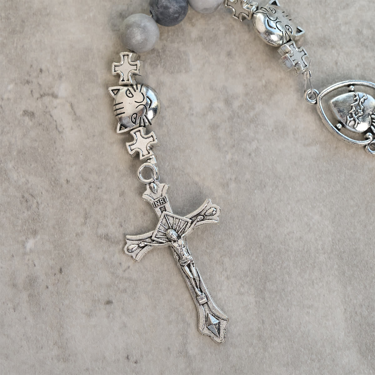 Rosario de oración para gato atigrado gris claro: Pulsera para el cuidado de gatos callejeros, Rosario de animales