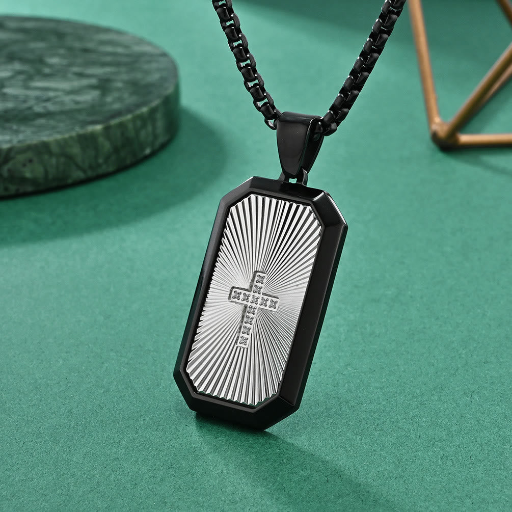 Élégant collier croix bicolore : quatre motifs inspirés de la foi