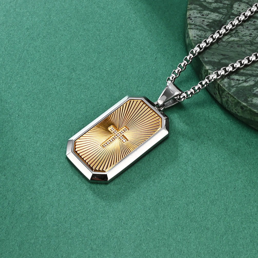 Élégant collier croix bicolore : quatre motifs inspirés de la foi