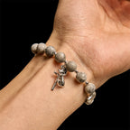 Bracelet Prière Chat Tigré Gris Clair Doux Gardien