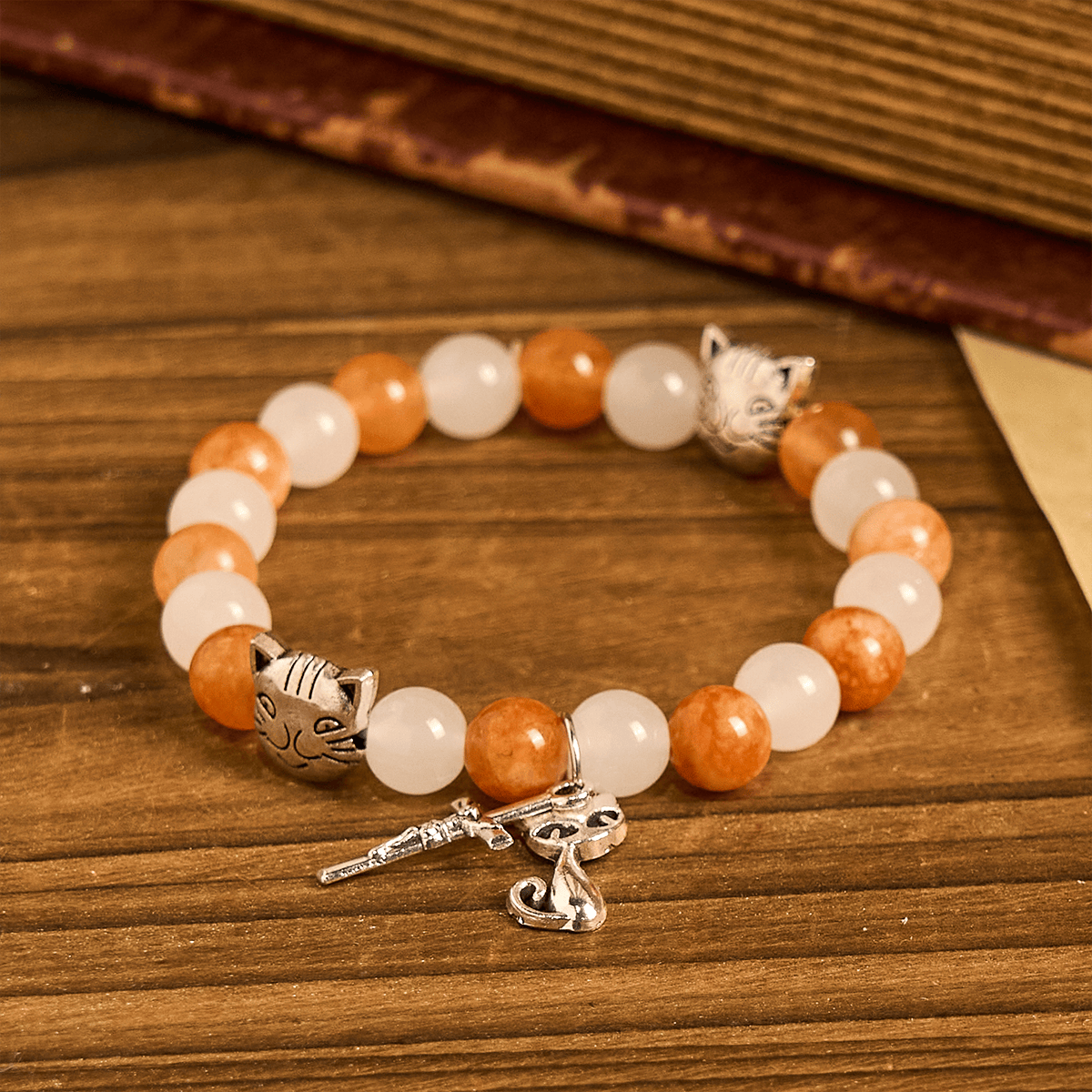 Pulsera de gato atigrado naranja, cuentas de cuarzo blanco y naranja con abalorios de acero inoxidable de cara de gato, rosario de animales