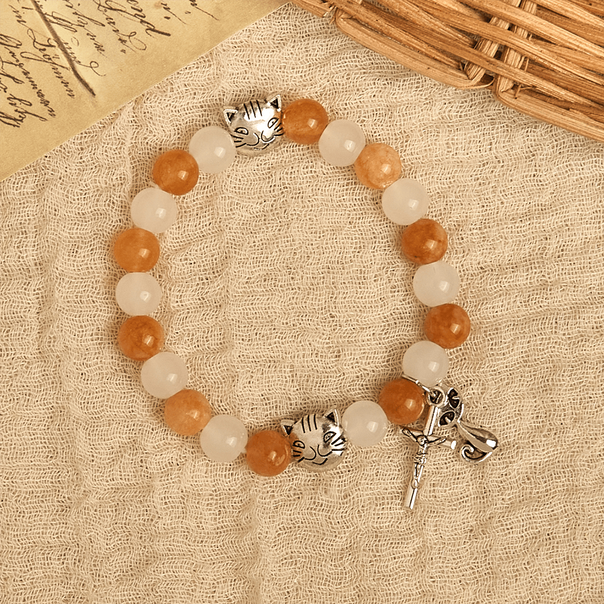 Bracelet animal chat tigré orange en quartz orange et blanc avec breloques en acier inoxydable tête de chat