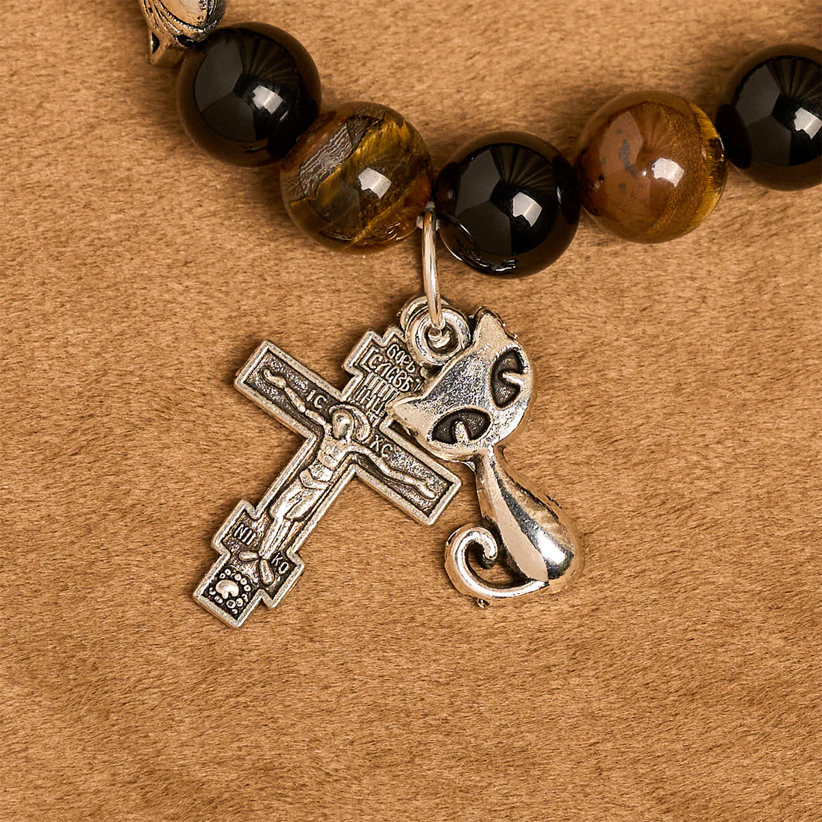 Fidèle chat tigré avec des perles marron-noir pour bracelet animalier de prière affectueux