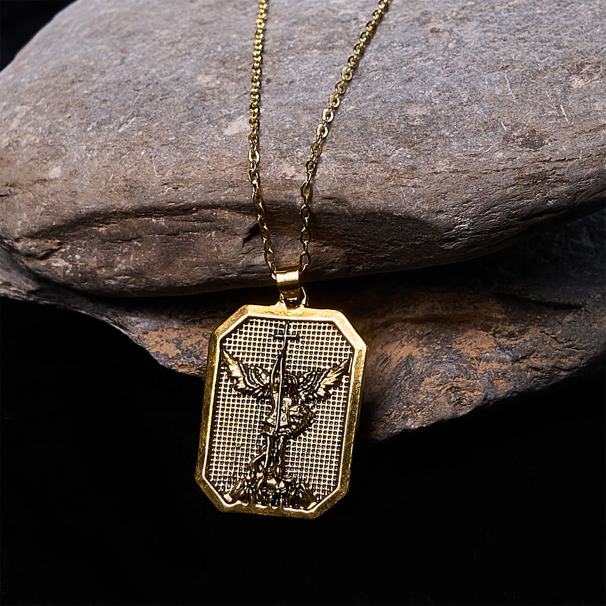 Collar Arcángel San Miguel Guerrero de la Fe: Fortaleza en Cada Batalla
