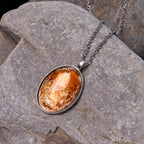 Collier Pendentif Crèche en Verre