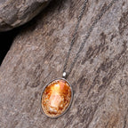 Collier Pendentif Crèche en Verre