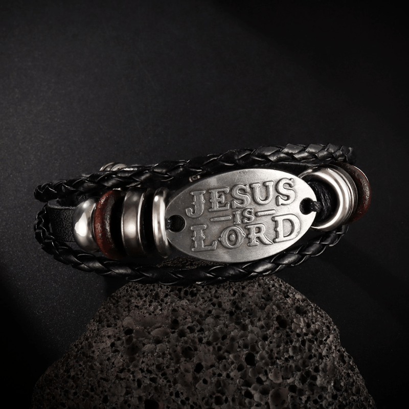 Bracelet en cuir tressé noir avec inscription JESUS IS LORD