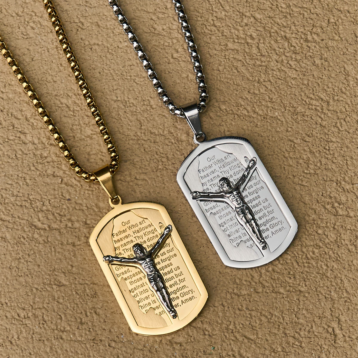 Collier cruciforme superposé moderne avec le Notre Père : Dévotion multicolore
