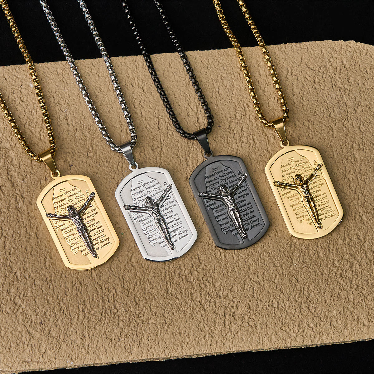 Collier cruciforme superposé moderne avec le Notre Père : Dévotion multicolore