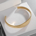 Pulsera de Brazalete San Benito Paz y Protección en Dorado y Plateado