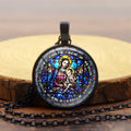 Elija su collar Radiant Faith de la Bendición: Madonna con el Niño o Rosas de Guadalupe