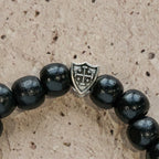 Pulsera de oración de madera negra hecha a mano con escudos dobles de la Cruz de Jerusalén