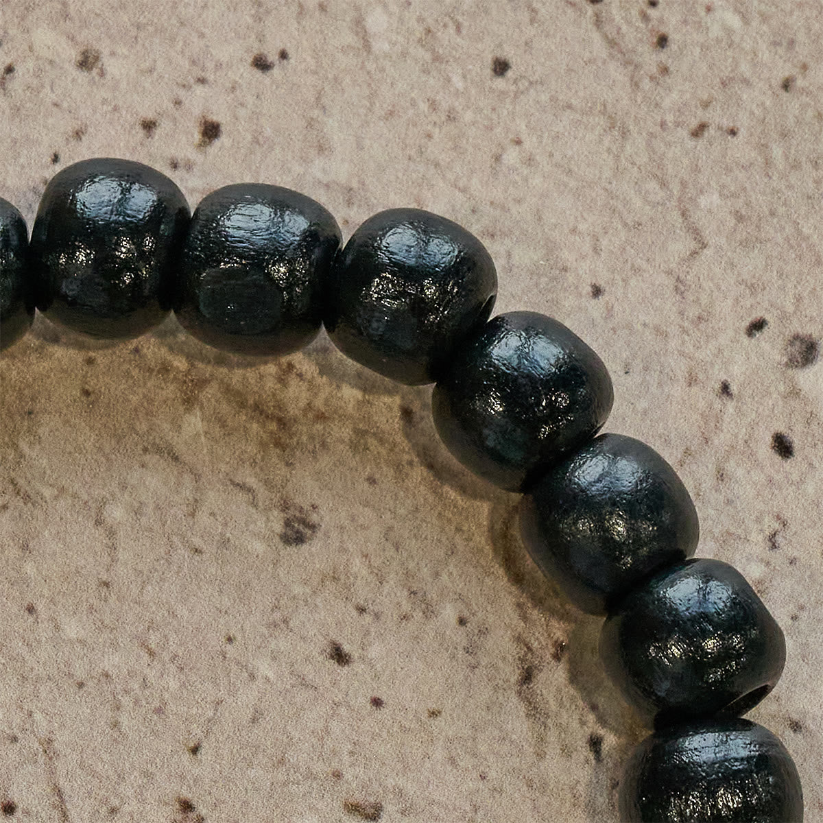 Pulsera de oración de madera negra hecha a mano con escudos dobles de la Cruz de Jerusalén