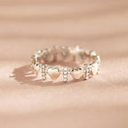 Anillo Corazón y Circonita Fe: Elegancia Minimalista con Significado Espiritual