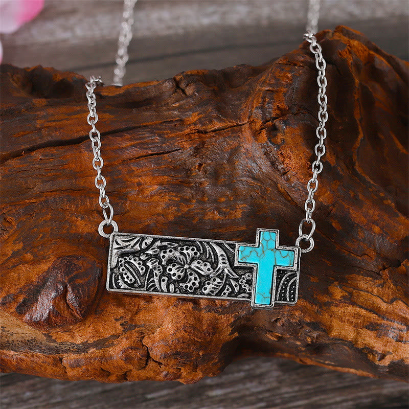 Collar Colgante con Barra Cruzada Turquesa: Fe Occidental y Devoción Artística