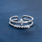Bague Double Bande Croisée : Éclat de Zircon et Dévotion Quotidienne
