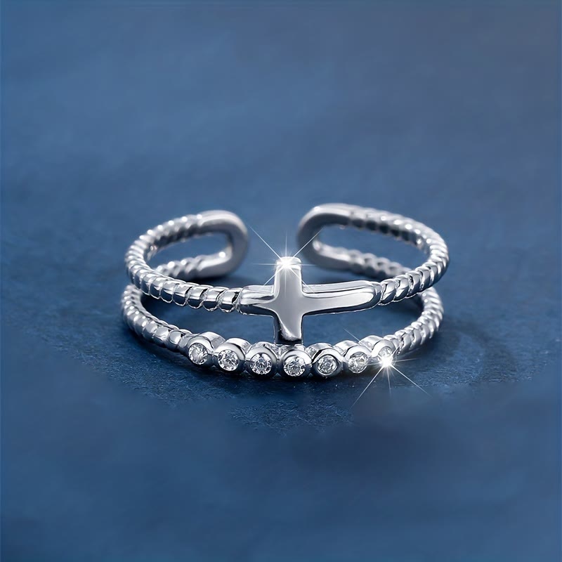 Bague Double Bande Croisée : Éclat de Zircon et Dévotion Quotidienne