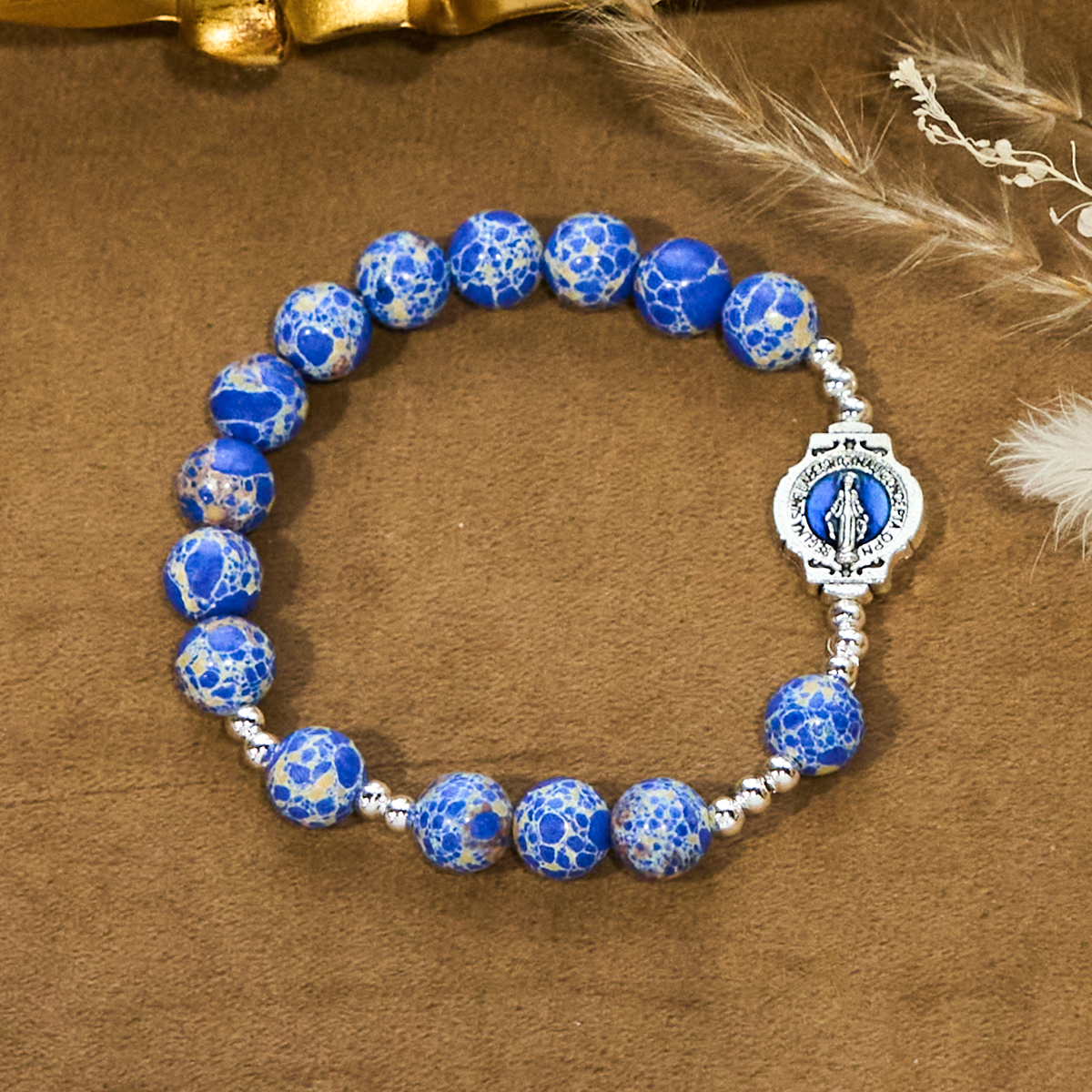 Bracelet Mariam en pierre impériale bleue : un gage de prière et de paix