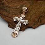Collier Croix Chrétienne : Histoire Sacrée et Ornement Intemporel